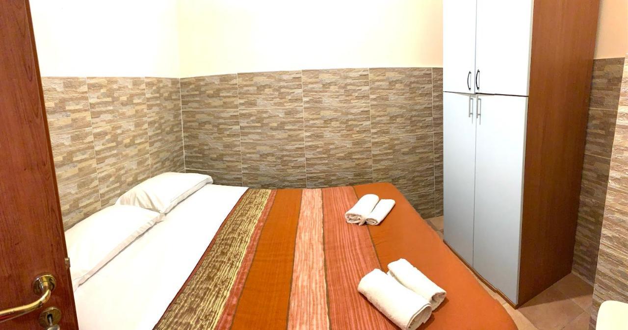 Appartement Holiday House San Biagio,41 à Naples Extérieur photo